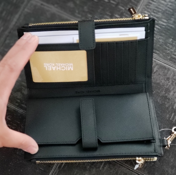 ๐HP Michael Kors Black Wristlet/Wallet Double Zip - Picture 3 of 5
